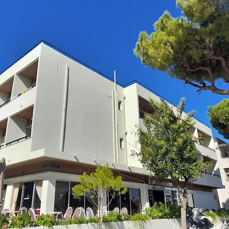 Phaethon Hotel 2*