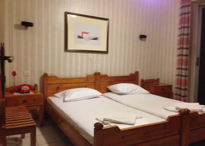 Phaethon מלון 2*